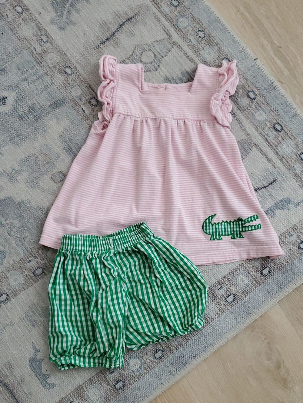 Stitchy Fish Girls Pink Ruffle Sleeve Alligator Set Green Gingham Shorts S4T